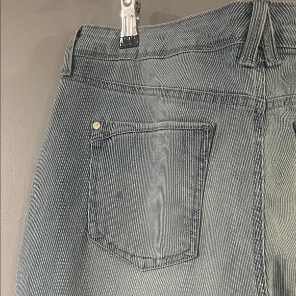 Bandolino Sky Blue Ankle Jeans - Picture 9 of 11